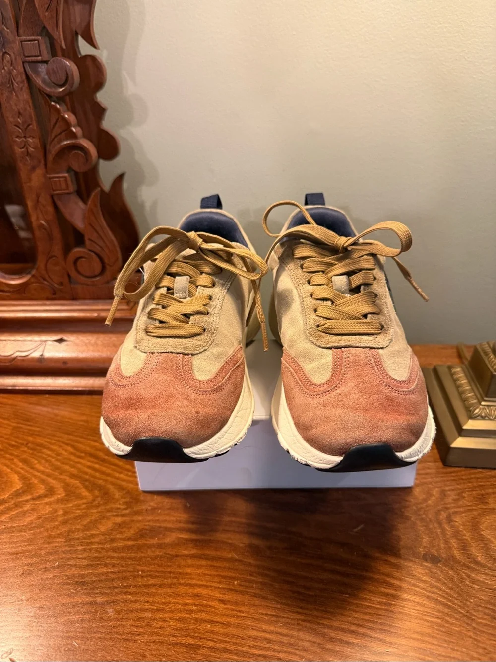 Tory Burch Good Luck Trainer / Nat Suede  Cream/Navy/Pink Moon Size 6 $328